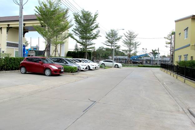 Golden Town On Nut  Pattanakarn  